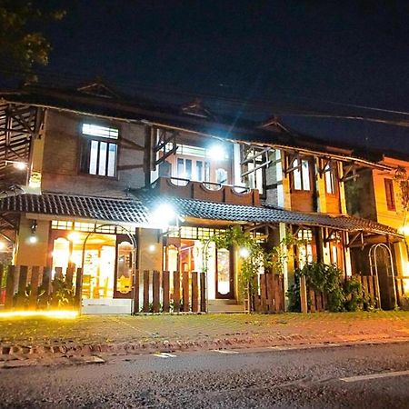 Arys Garden Hotel Yogyakarta יוגיאקרטה מראה חיצוני תמונה