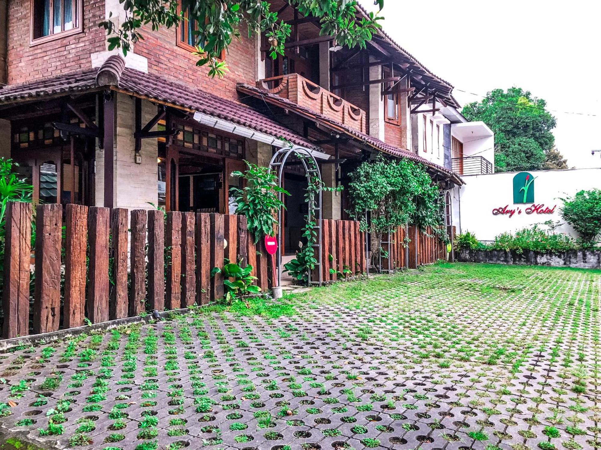 Arys Garden Hotel Yogyakarta יוגיאקרטה מראה חיצוני תמונה