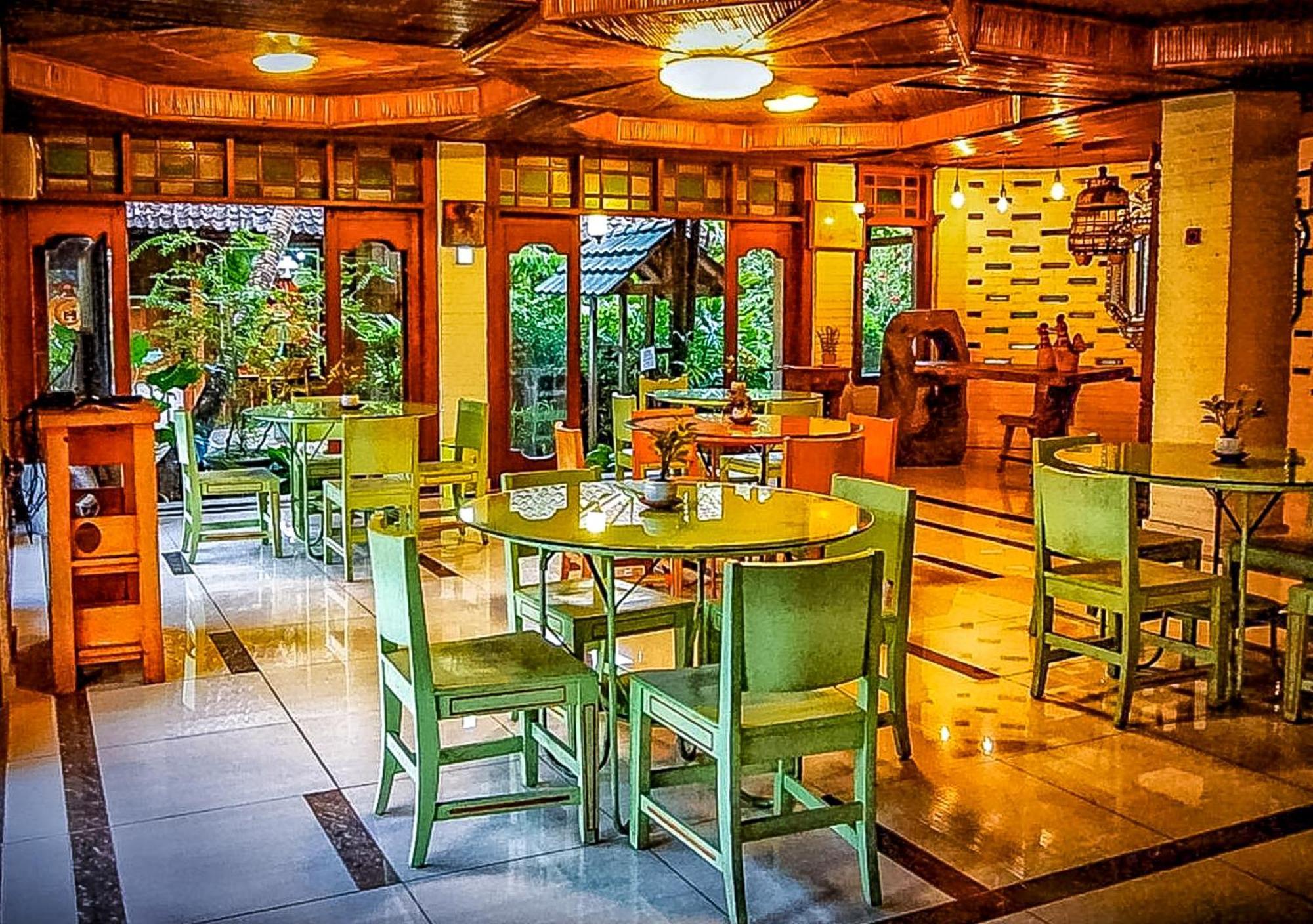 Arys Garden Hotel Yogyakarta יוגיאקרטה מראה חיצוני תמונה