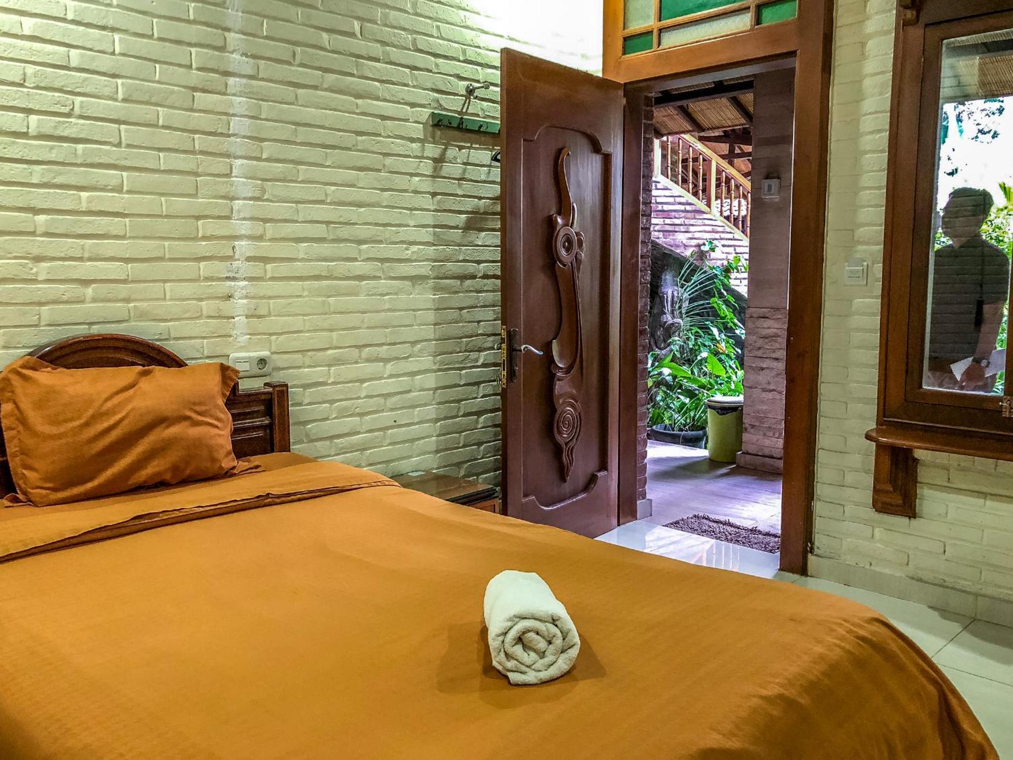 Arys Garden Hotel Yogyakarta יוגיאקרטה מראה חיצוני תמונה