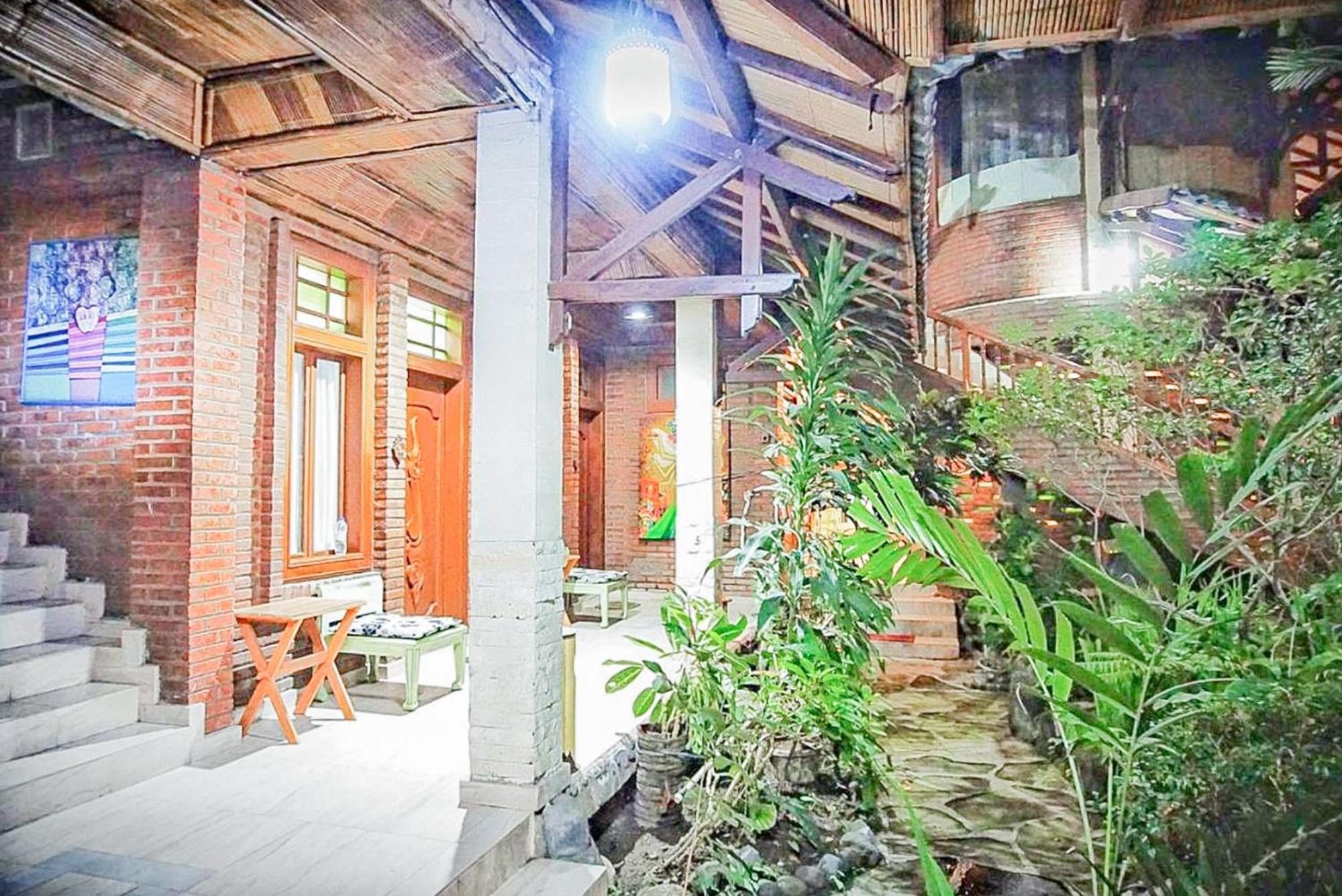 Arys Garden Hotel Yogyakarta יוגיאקרטה מראה חיצוני תמונה
