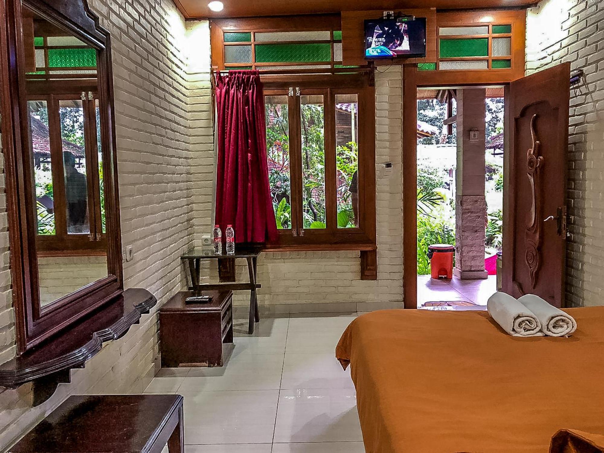Arys Garden Hotel Yogyakarta יוגיאקרטה מראה חיצוני תמונה