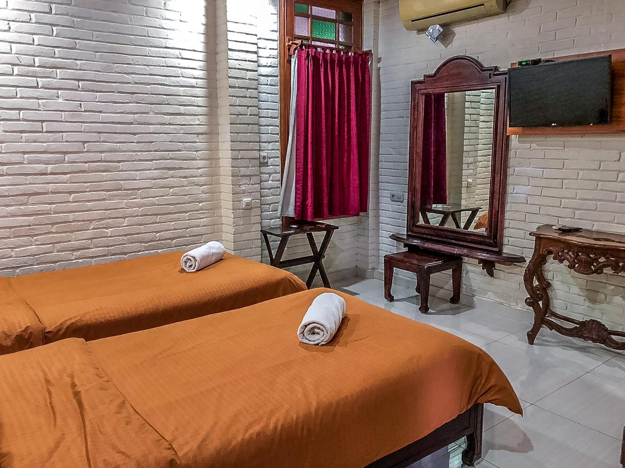 Arys Garden Hotel Yogyakarta יוגיאקרטה מראה חיצוני תמונה